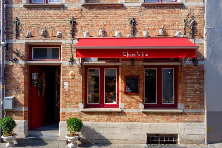 Shade Your Space with Style: The Benefits of Installing an Awning